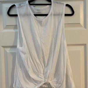 Abound knotted bottom tank